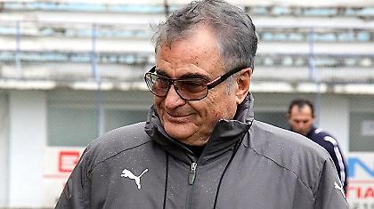 Τα βροντάει ο Γιδόπουλος