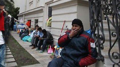 Παρακαλάνε τους μετανάστες να μπουν στα νοσοκομεία!