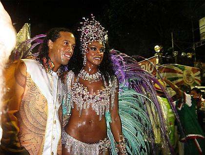 Κακοπερνά ο Ροναλντίνιο (pics/video)