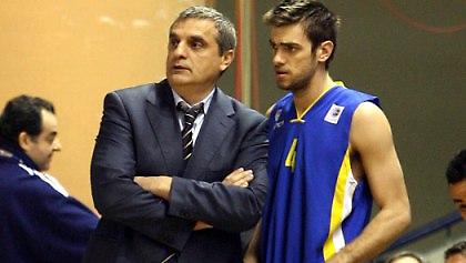 Μάντζαρης: «Να βγάλουμε τη δουλειά μας στο παρκέ»