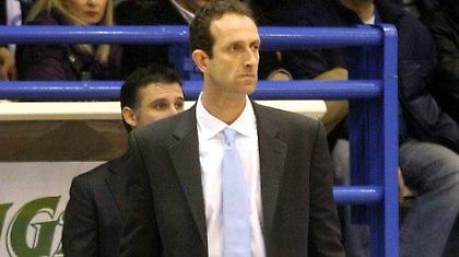 Χουγκάζ: «Θα παίξουμε με εννιά παίκτες»