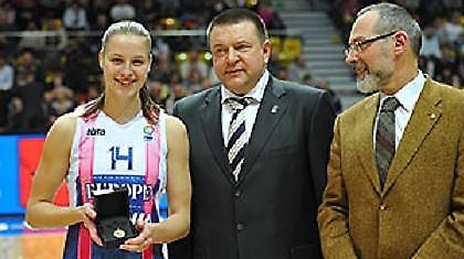 Το τρόπαιο στις ξένες