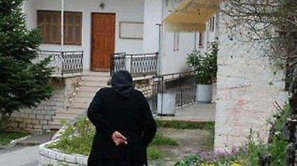 Γριούλα τα έβαλε με ληστή και τον… έπιασε!