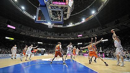 Πήρε το ντέρμπι και την τρίτη θέση η Κάχα Λαμποράλ