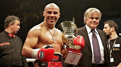 Παρέμεινε… Iron Mike!