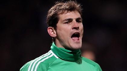 Θέλει τον κόσμο μαζί τους