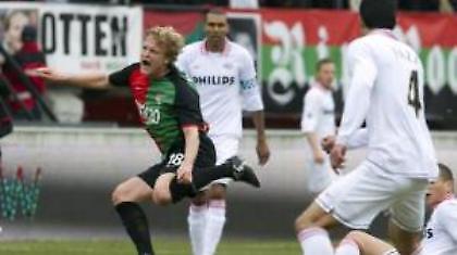 Έχασε το τρίποντο όχι την κορυφή