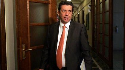 Η γη στο Κράτος, τα κτίσματα στους επιχειρηματίες