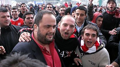 Προσέχει για να τους έχει