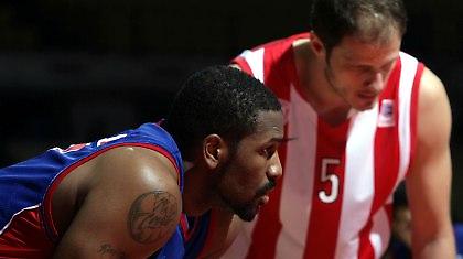 Νίκη για Ολυμπιακό με «πρώτα βιολιά» τους ψηλούς