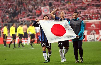 Στο πλευρό των συμπατριωτών του (pic)