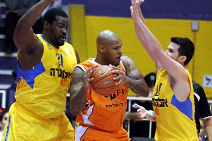 Στο ρελαντί Μακάμπι και «Σόφο»