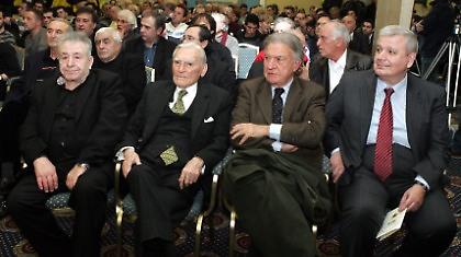 «Κλείστε στόματα στο Καραϊσκάκη»