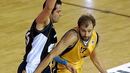 «Δεν πέφτω, δεν πέφτω!»