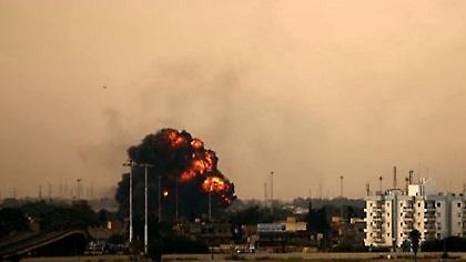 Γαλλικά αεροσκάφη βομβάρδισαν στόχους του Καντάφι