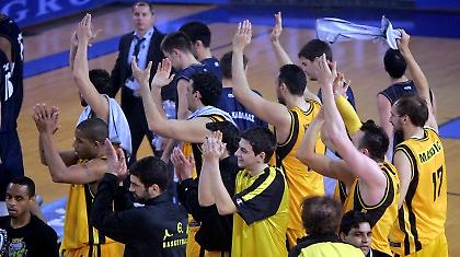 Άλλοι ζορίζονται και άλλοι… δροσίζονται