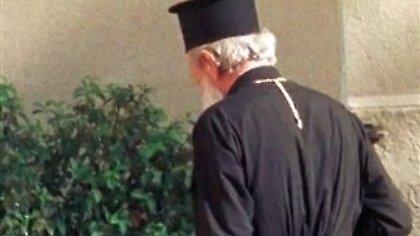 Αθώος ο παπάς για τις μπαλωθιές!