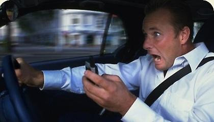 Θανατηφόρα τα sms των οδηγών