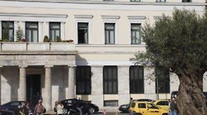 Κατάληψη στο δήμο, χειρόφρενο στα απορριματοφόρα