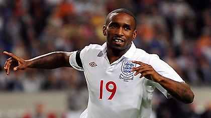 Ρίχνει τους τόνους ο Ντεφό