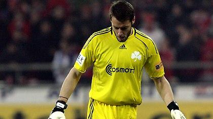 «Να ξεφύγω απ' τη μιζέρια της Ελλάδας»