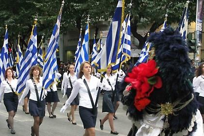 Μαθητική παρέλαση στην Αμαλίας για την 25η Μαρτίου!