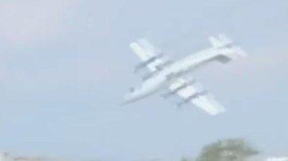 Καρέ-καρέ η συντριβή αεροσκάφους στο Κονγκό (video)