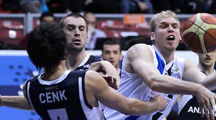 Νίκες για «Φενέρ» και Εφές