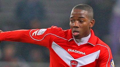 Και η Μπορντό στο κόλπο για Σάντσες