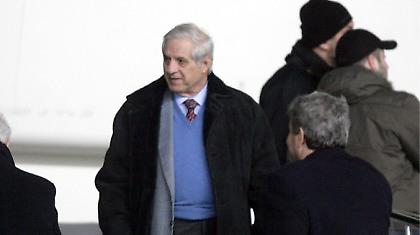 Μπαίνει αλλά με όρους ο Παύλος