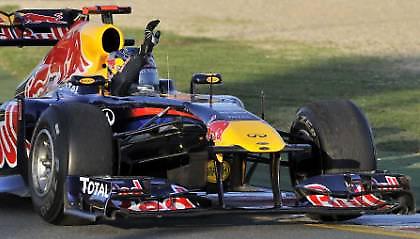 «Να πατάμε στη γη»