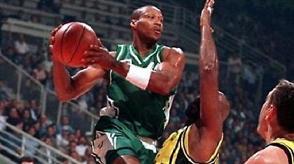 Ο απίστευτος… showman του «τριφυλλιού»! (videos)