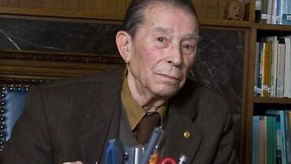 «Έφυγε» ο πατέρας του νεοελληνικού Θεάτρου