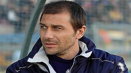 Ο κακός οιωνός, Αντόνιο Κόντε