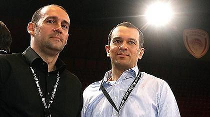 Μένουν και πιστεύουν οι Αγγελόπουλοι