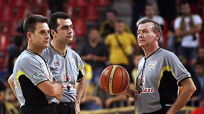 Ο Μπήτης στο κλειστό της Νέας Σμύρνης