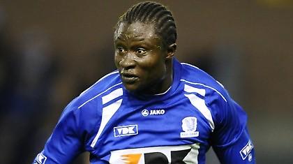 Απομακρύνονται από τον τίτλο