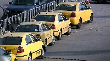 Θέλεις, δεν θέλεις… με ταξί!