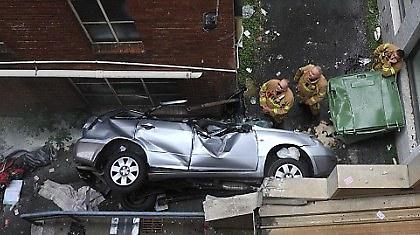 Έριξε το αυτοκίνητό της από τον 5ο όροφο ενός πάρκινγκ!