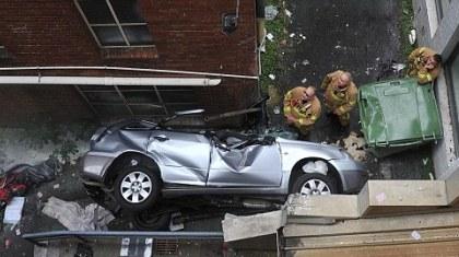 Έριξε το αυτοκίνητό της από τον 5ο όροφο ενός πάρκινγκ!