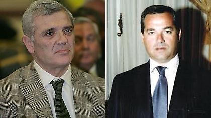 Ψάχνοντας σανίδα σωτηρίας