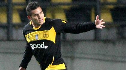 Τρεις μέσα, δύο έξω