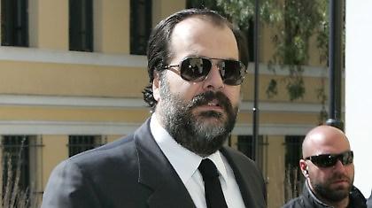 Πατέρας: «Βραβείο λογοτεχνίας στον Μπέο»!