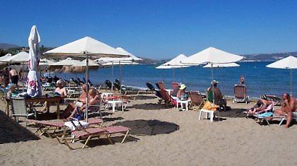 Έπεσε ξύλο με... ομπρέλες θαλάσσης!