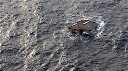 Μια θάλασσα... ερείπια «ταξιδεύει» προς τις ΗΠΑ