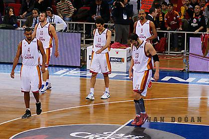 Στο κυνήγι της «Φενέρ»