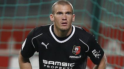 Βλέπει Ντουσέζ η Λίβερπουλ