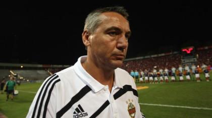 «Διαζύγιο» με Πάκουλτ