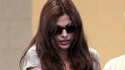 Αγνώριστη η Eva Mendes