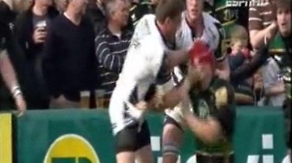 Ο τζέντλεμαν του «έβγαλε» τα μάτια! (vid)